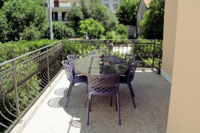 Central Location Apartment Amigo